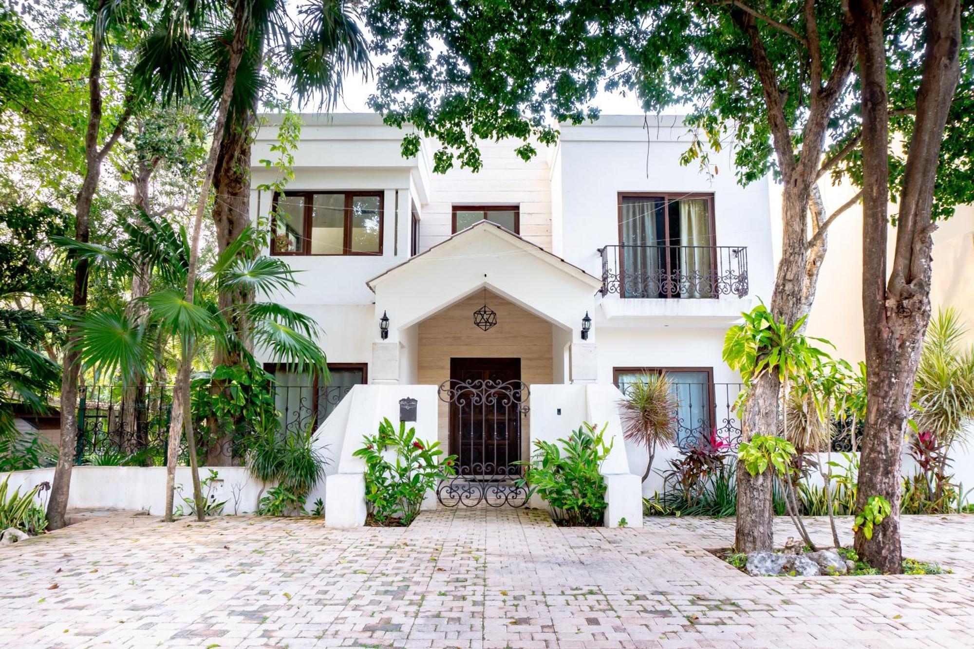 Villa Uxmal *
